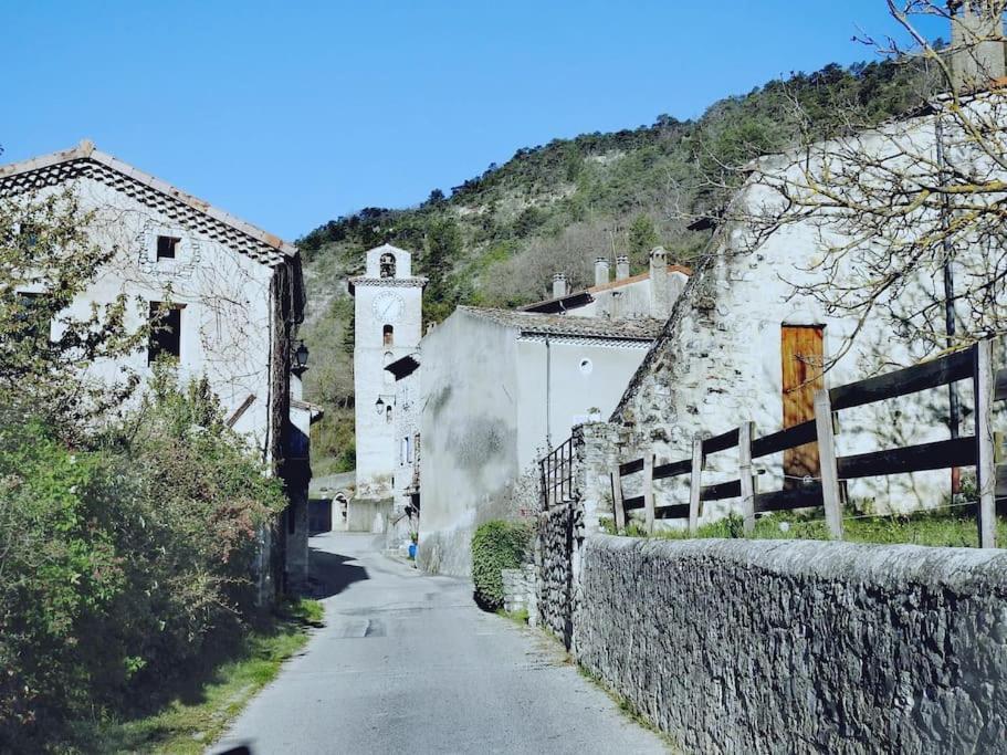 Montclar-sur-GervanneGite Le Chaudron 1 A 7Pers Avec Piscine别墅 外观 照片